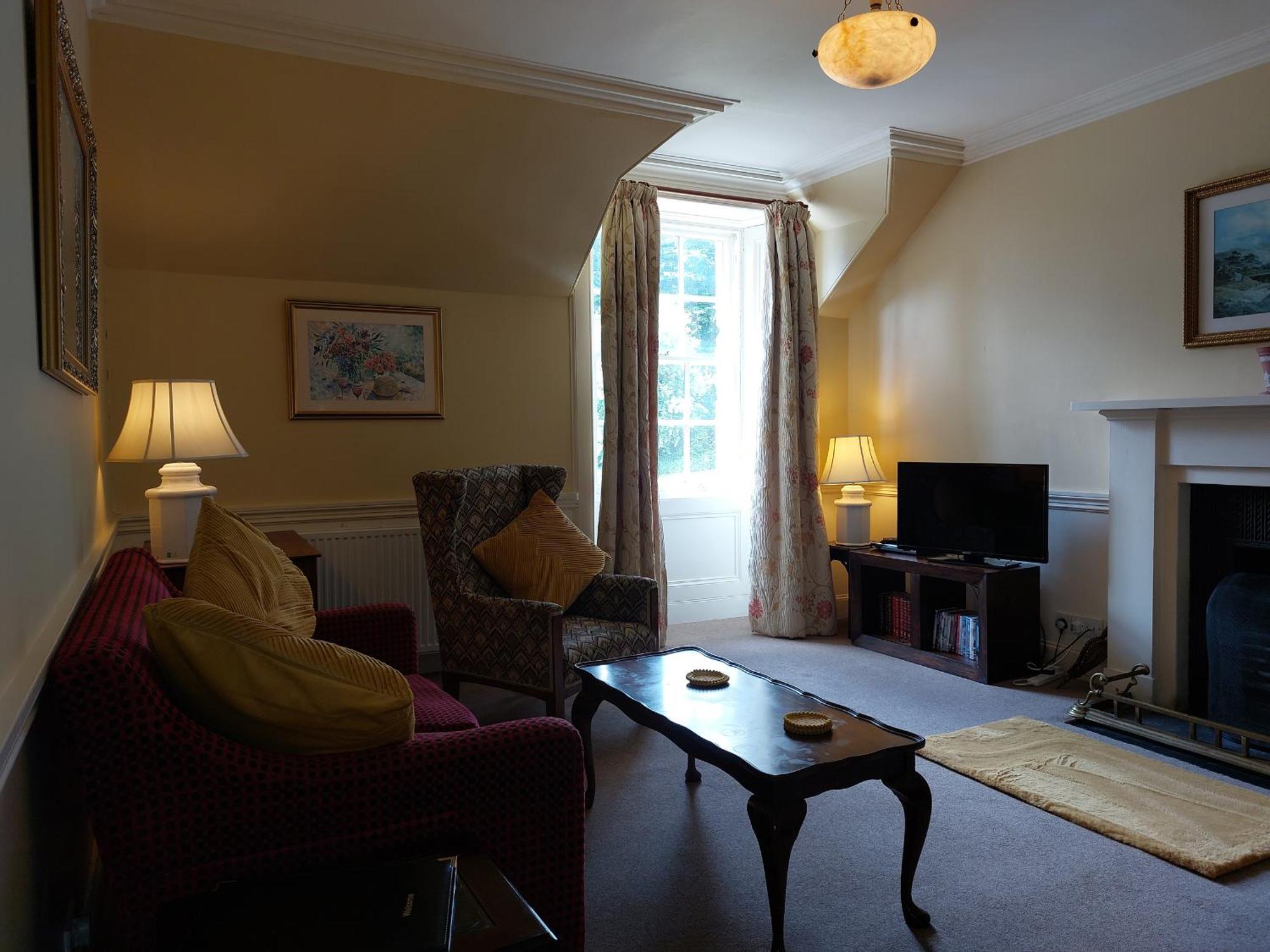 Upper West Wing Flat - Tarvit Apartment Cupar Bagian luar foto